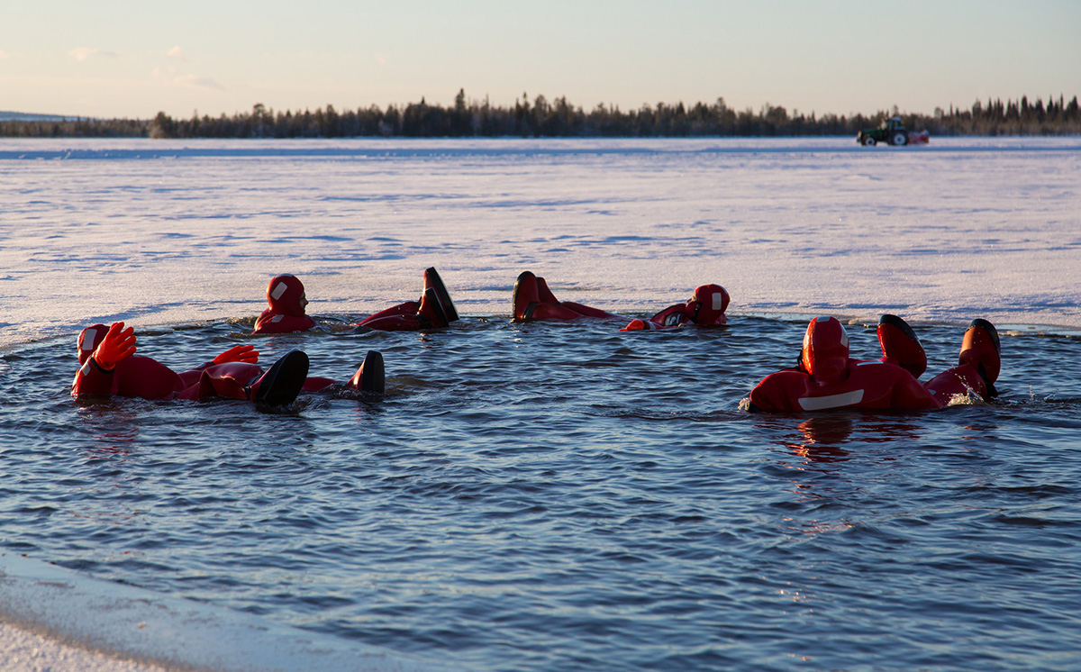 the suits won't get cold even in the open 0 degree water
