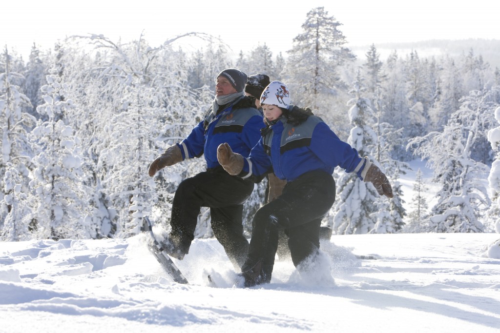 Snowshoeing with Safartica in Rovaniemi