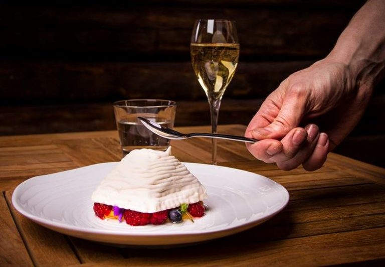 Rakas Restaurant & Bar Rovaniemi - Discovering Finland